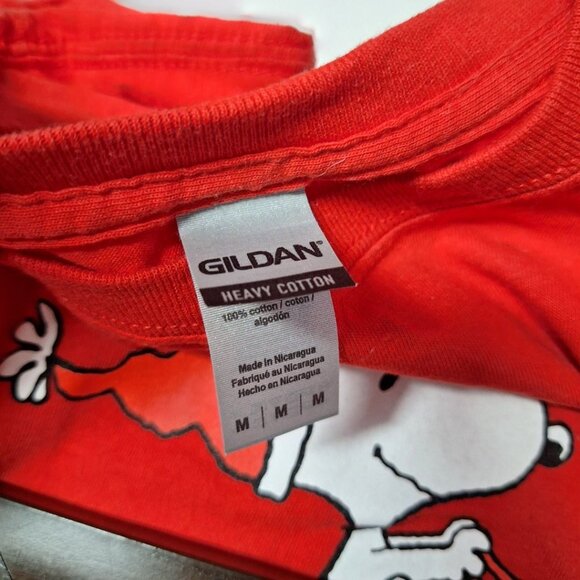 Gildan Snoopy Shirt Christmas Red Wreath Woodstock Dog Peanuts Cartoon Medium - Picture 4 of 6